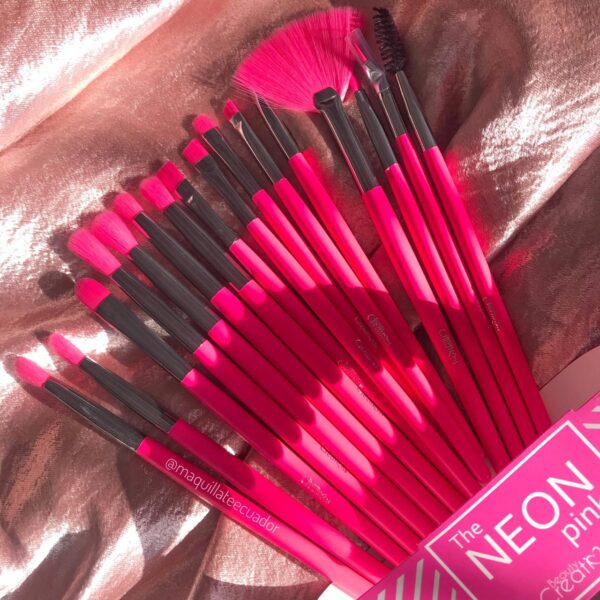 SET DE BROCHAS NEON PINK BEAUTY CREATIONS - Imagen 3